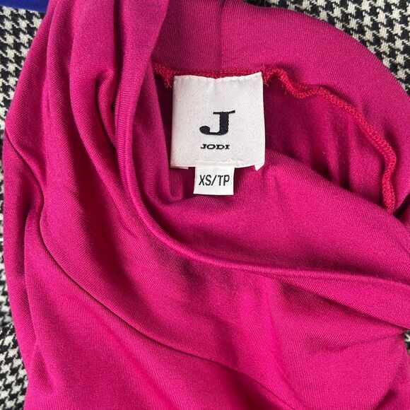 Vintage J Jodi Houndstooth Wool Cape Jacket and Skirt Set with Fuchsia Mock Neck - Picture 14 of 16